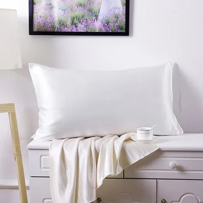 Pure mulberry silk white pillowcase display